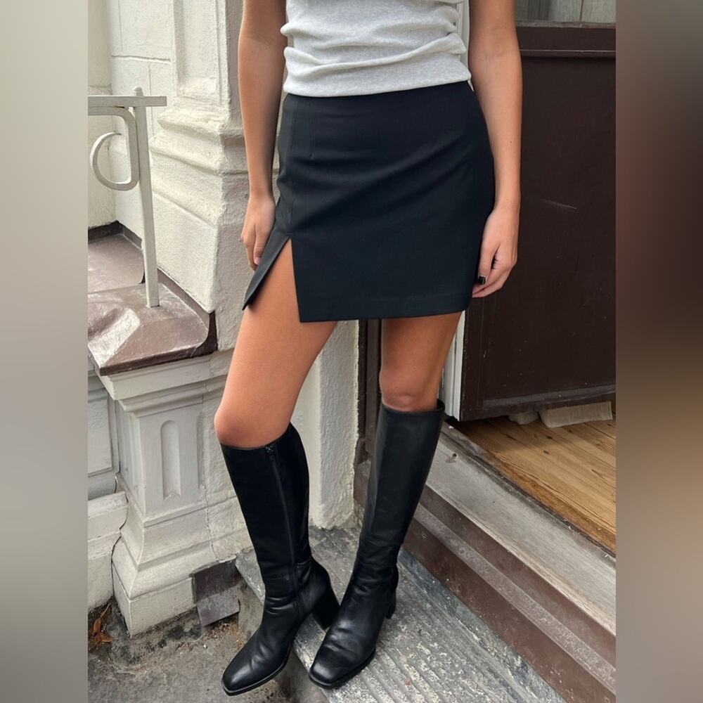New Djerf Avenue Must Have Mini Skirt in Black Women’s size Extra Small XS